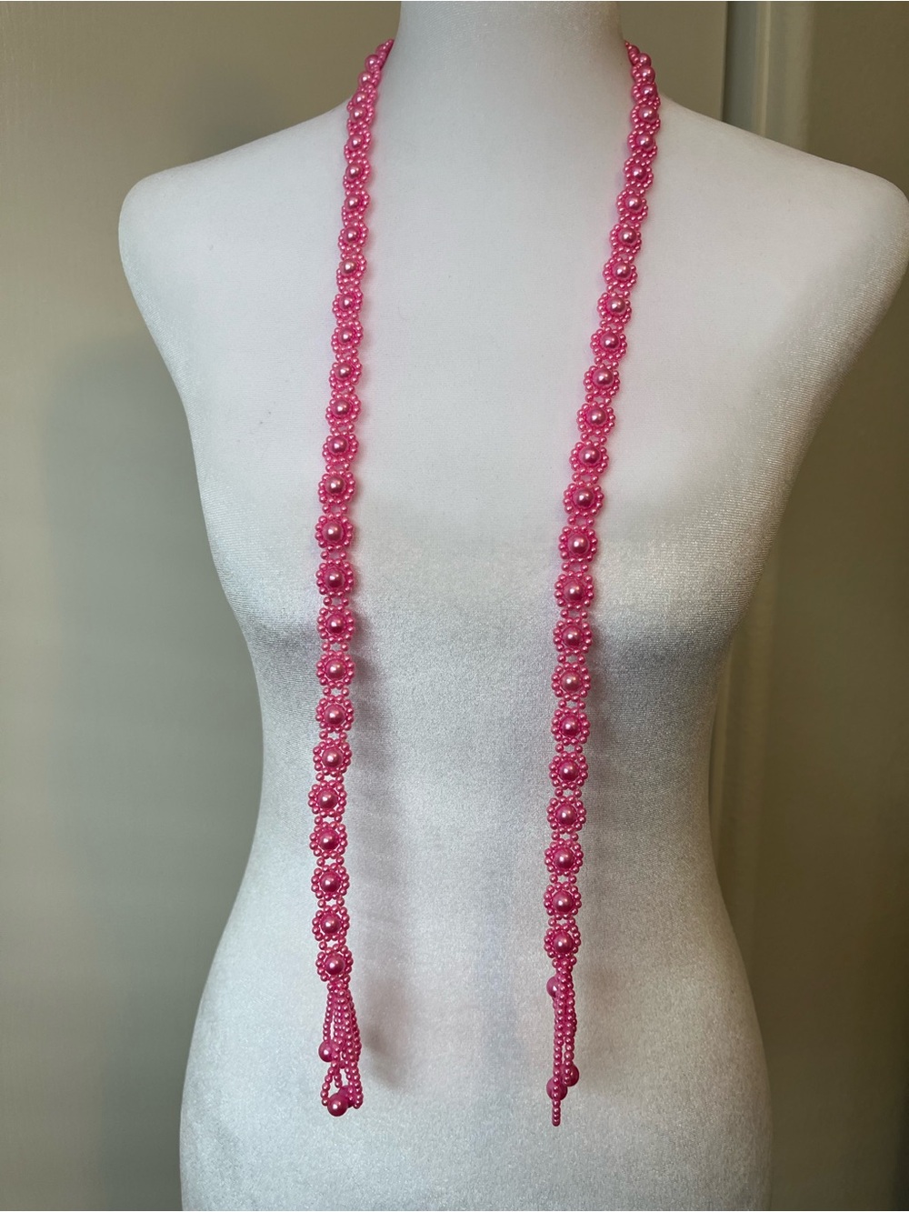 Vintage Faux Pearl Pink Raspberry Necklace Over the Neck Tassels Open Scarf 42”